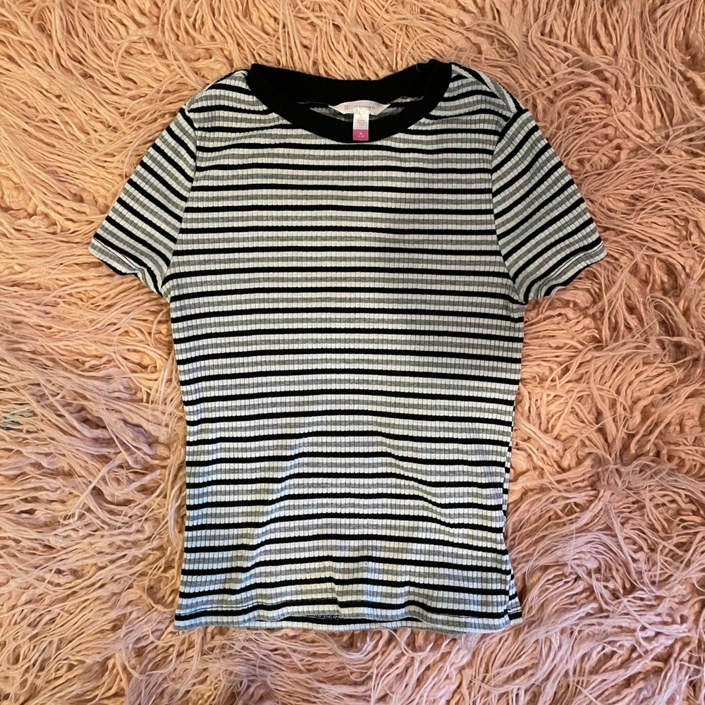 3FOR$15 Mock Neck Black White No Boundaries Tee